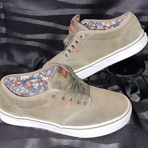 GREEN Low top Vans GREAT CONDITION